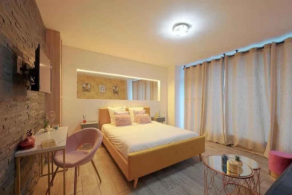 Modern Studio- Francois Mitterand Library Apartment Paris