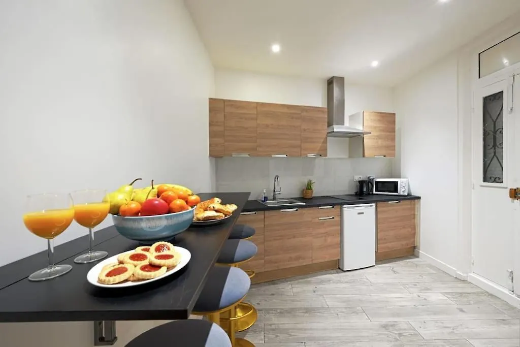 Modern Studio- Francois Mitterand Library Apartment Paris France