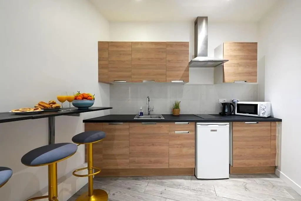 Modern Studio- Francois Mitterand Library Apartment Paris